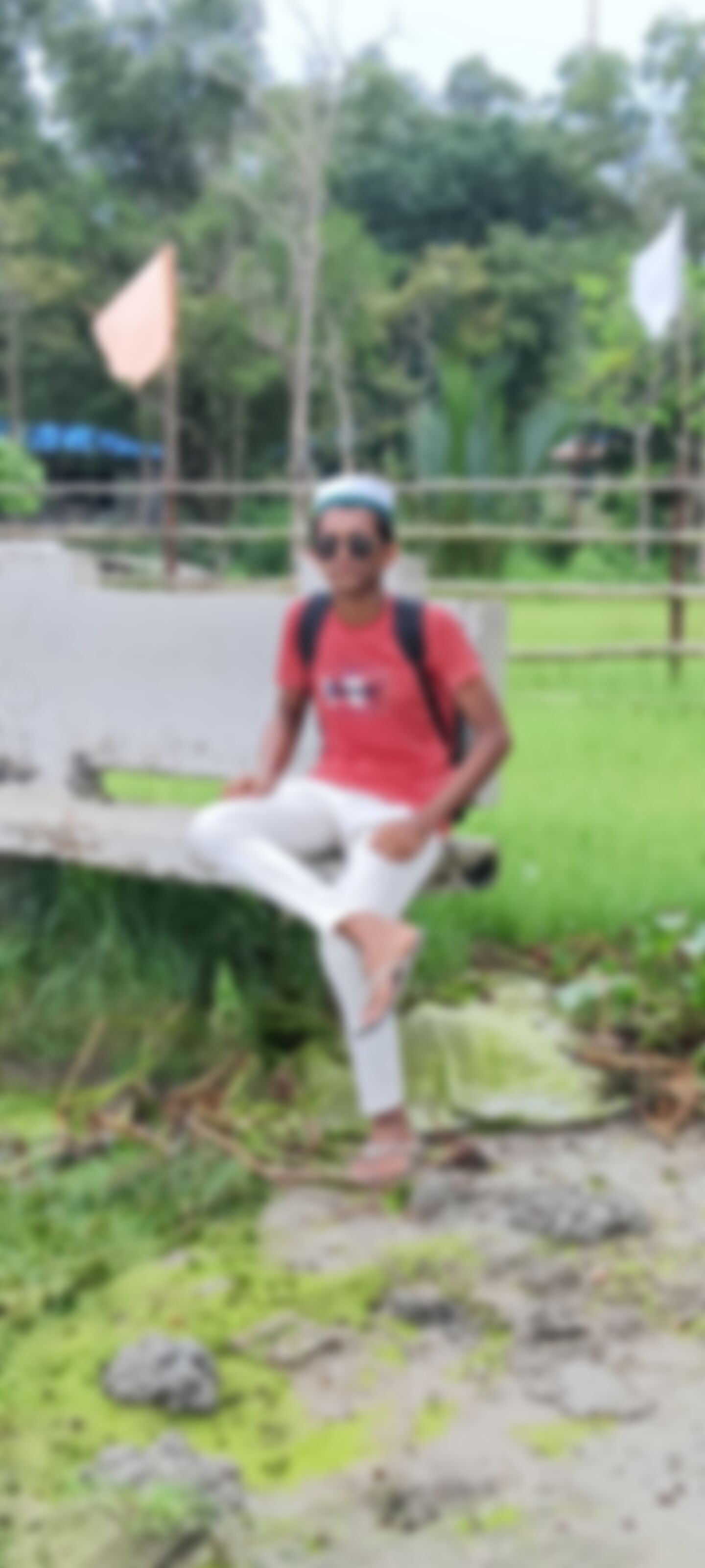 অচেনা মানুষ এর ছবি